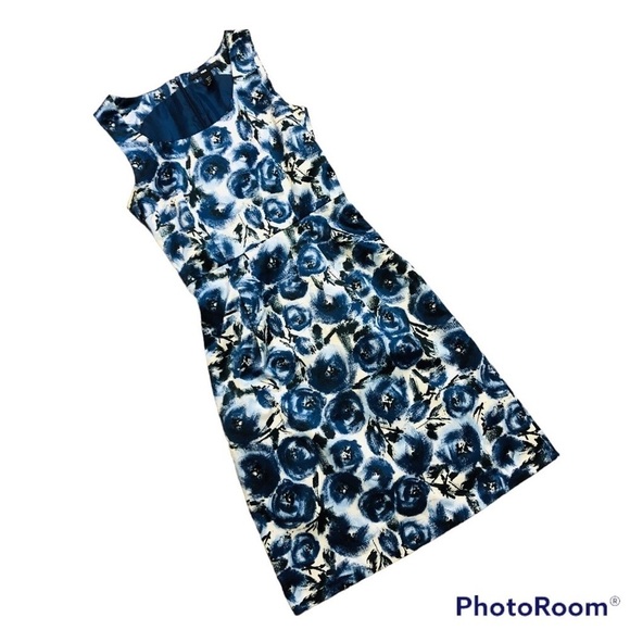 H&M Dresses & Skirts - Sleeveless Navy Floral Dress by H&M